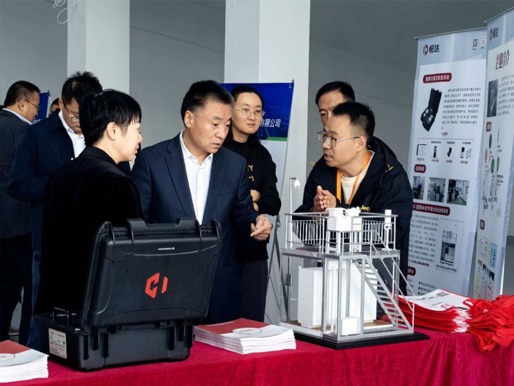 官網(wǎng)尺寸1.jpg 官網(wǎng)尺寸1.jpg